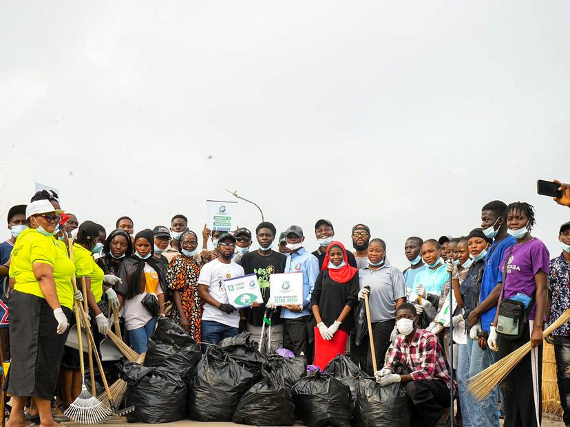 Clean-Up Badagry community clean-up group photo