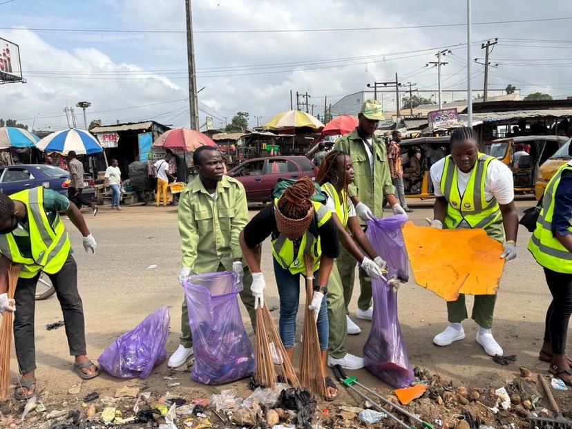 NYSC volunteers cleaning Badagry streets